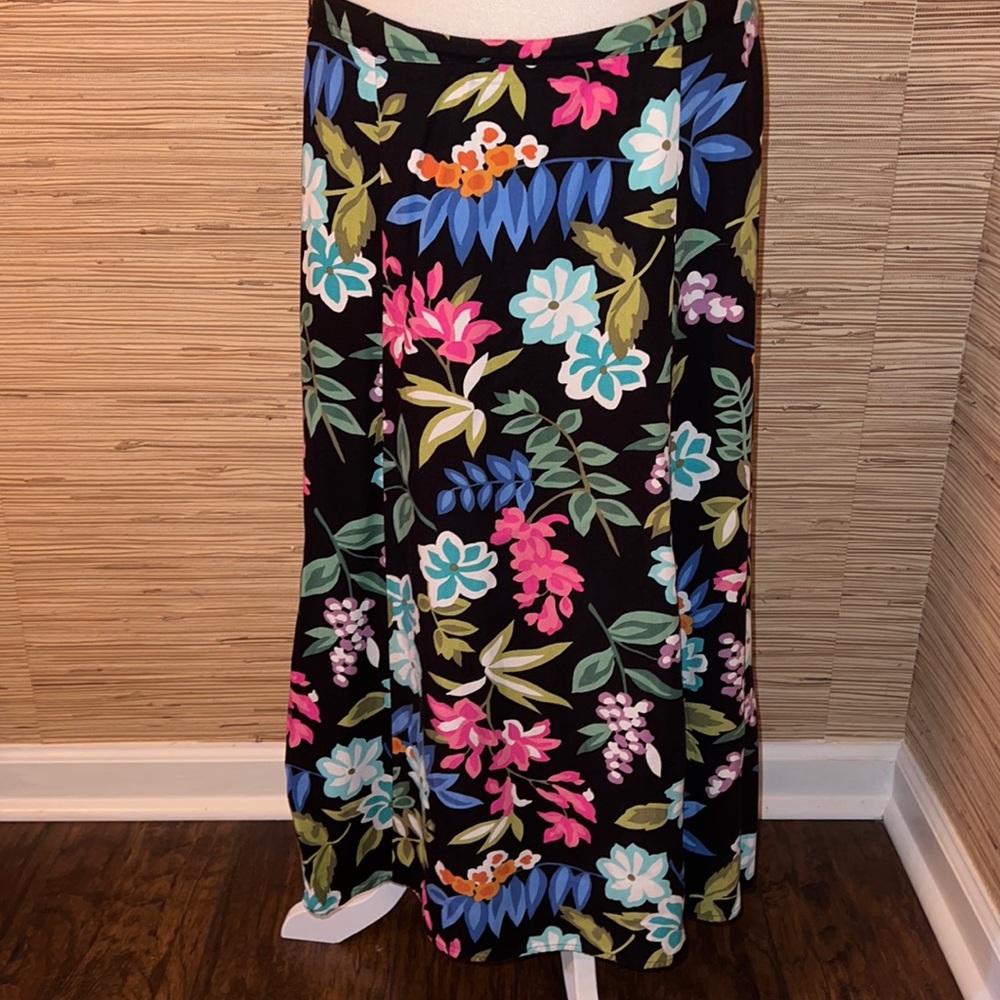 Alfred Dunner size 14 black floral skirt EUC!